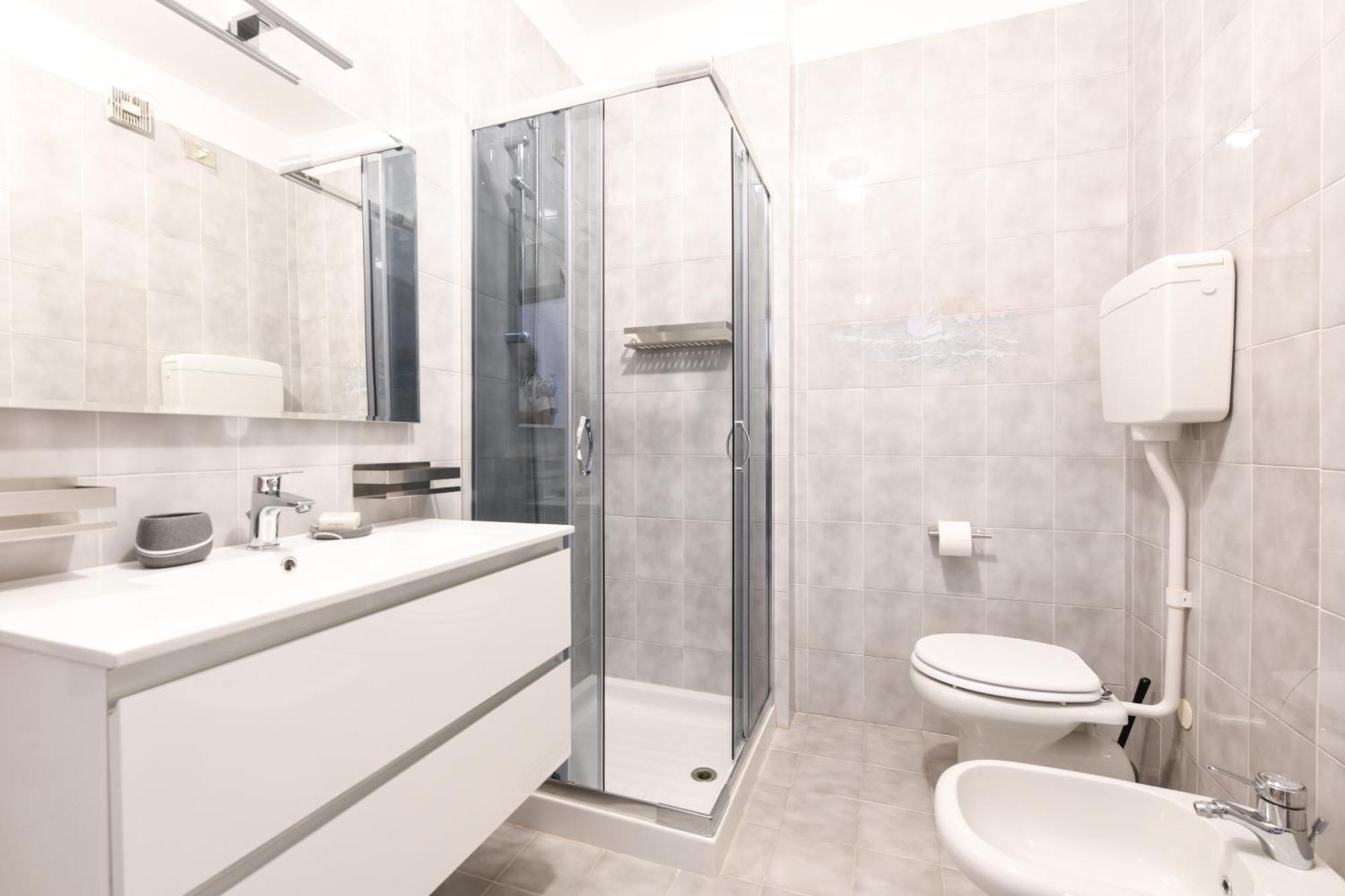 Breeze Apartment Дезенцано-дель-Гарда Экстерьер фото